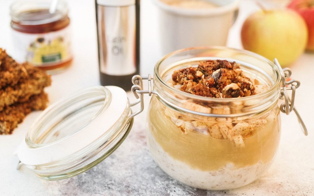 Overnight Oats mit Apfelmus und Leinöl