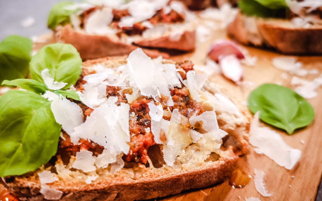 Crostini mit Paradeiser Pesto